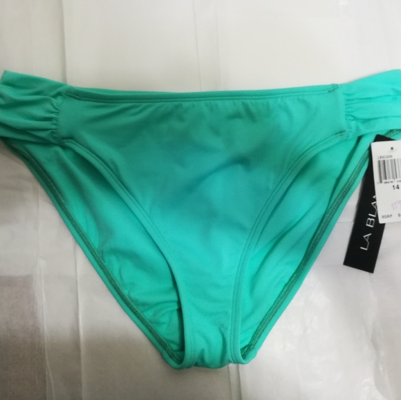 La Blanca NWT side shirred hipster bikini bottom - Picture 5 of 6